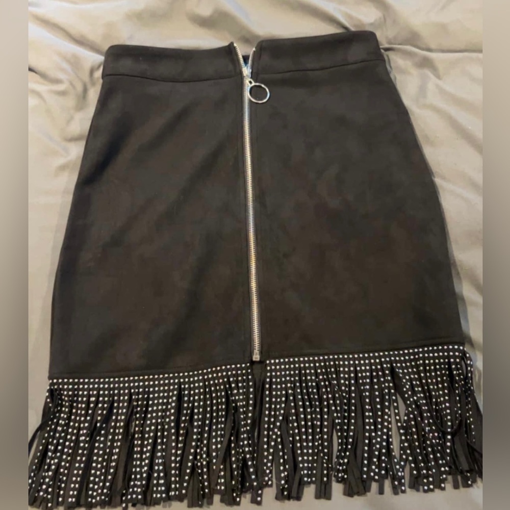Skirt with zipper down the front. NWT